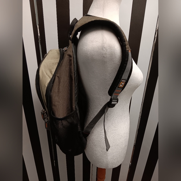 Ogio "tek spec" large backpack - Picture 2 of 9